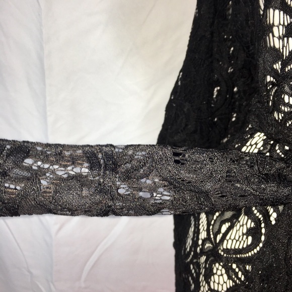 Black Lace Robe - Picture 6 of 8